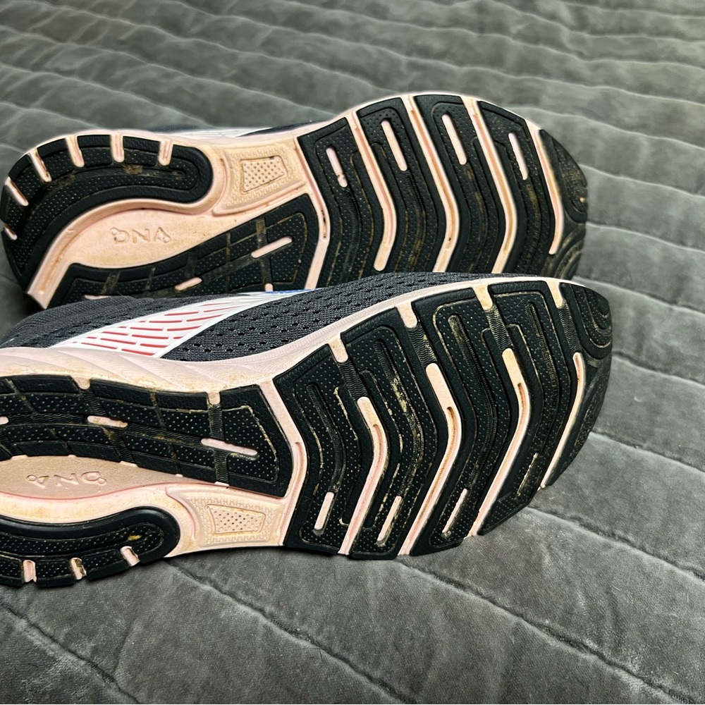 Brooks Charcoal and Blush Running Shoes - Picture 4 of 8
